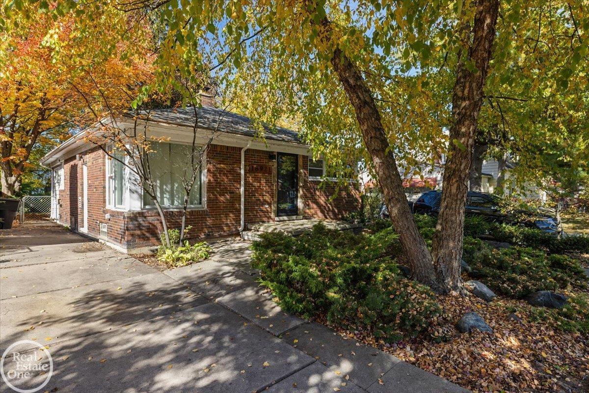 18921 Moon Street