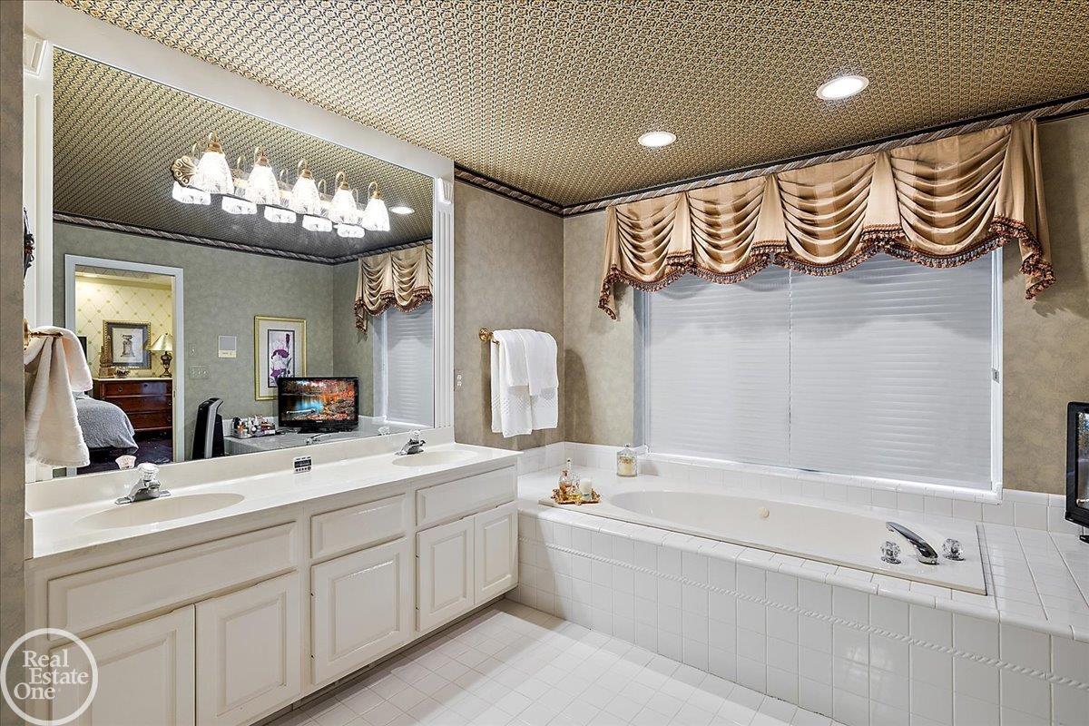 54839 Alexis Court