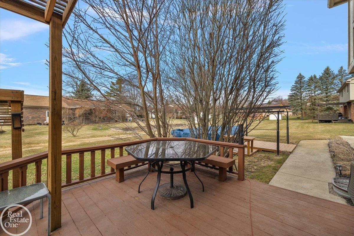 61449 Woodfield Way Drive