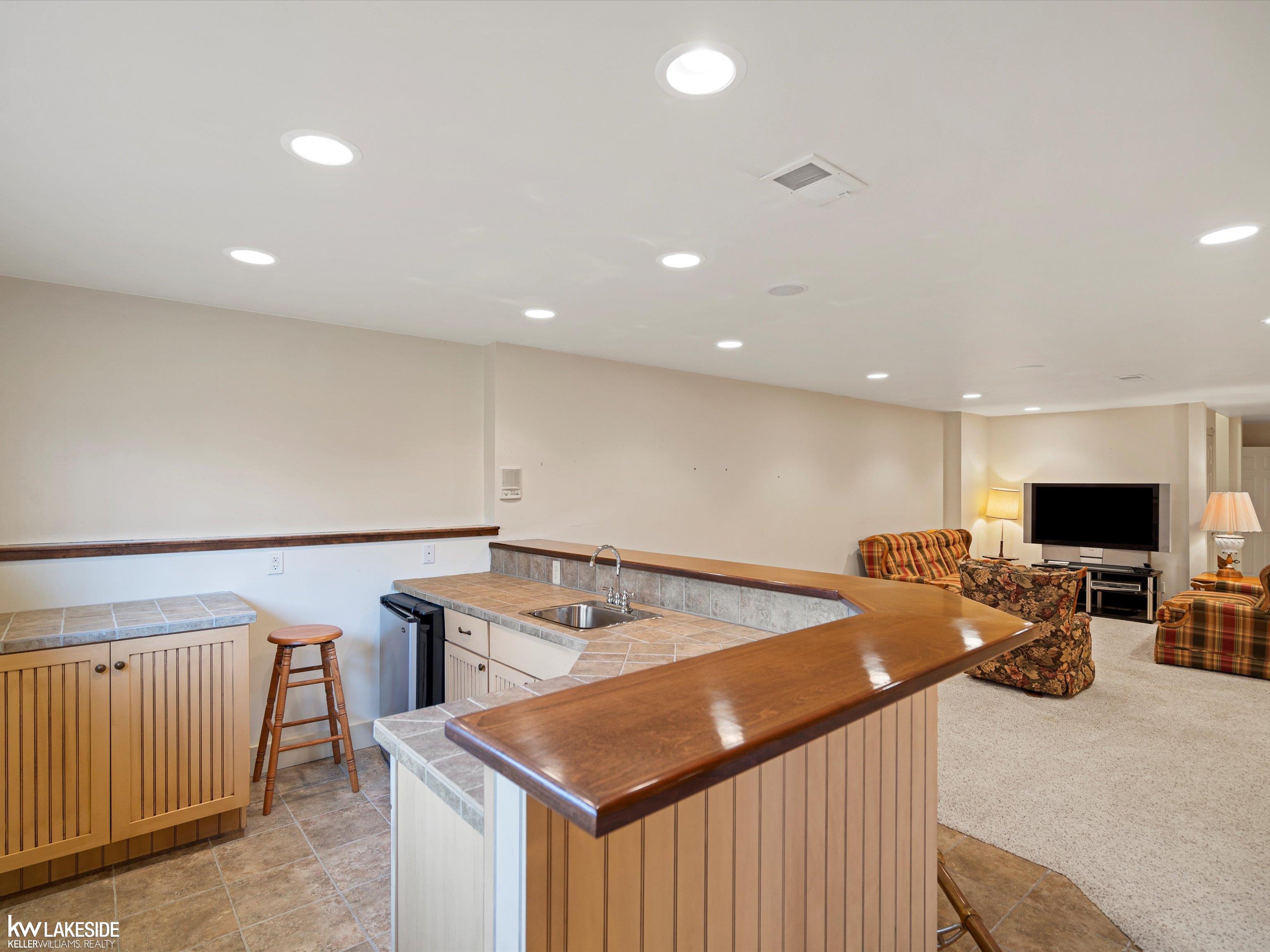 2206 Elm Circle