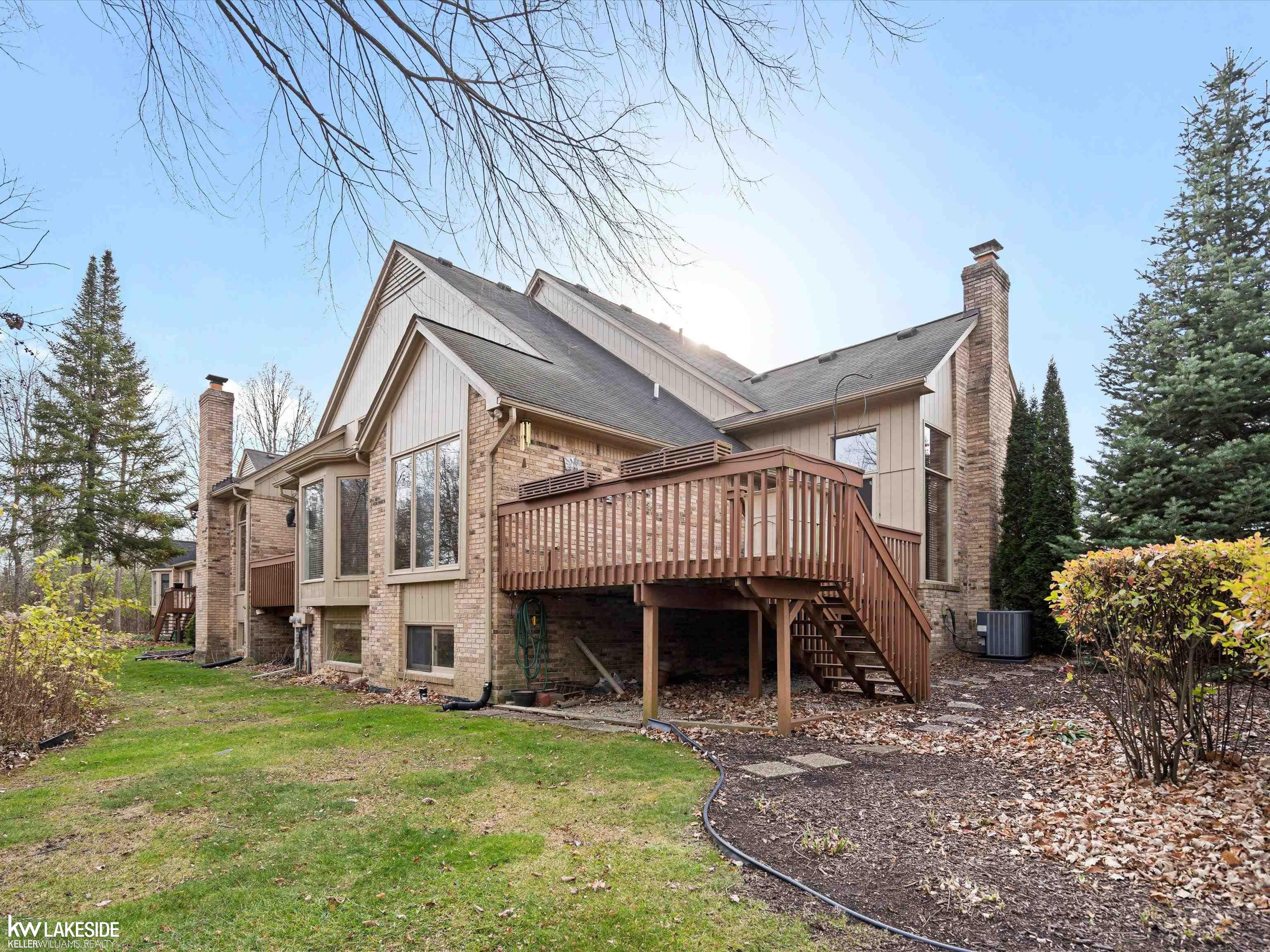 2206 Elm Circle
