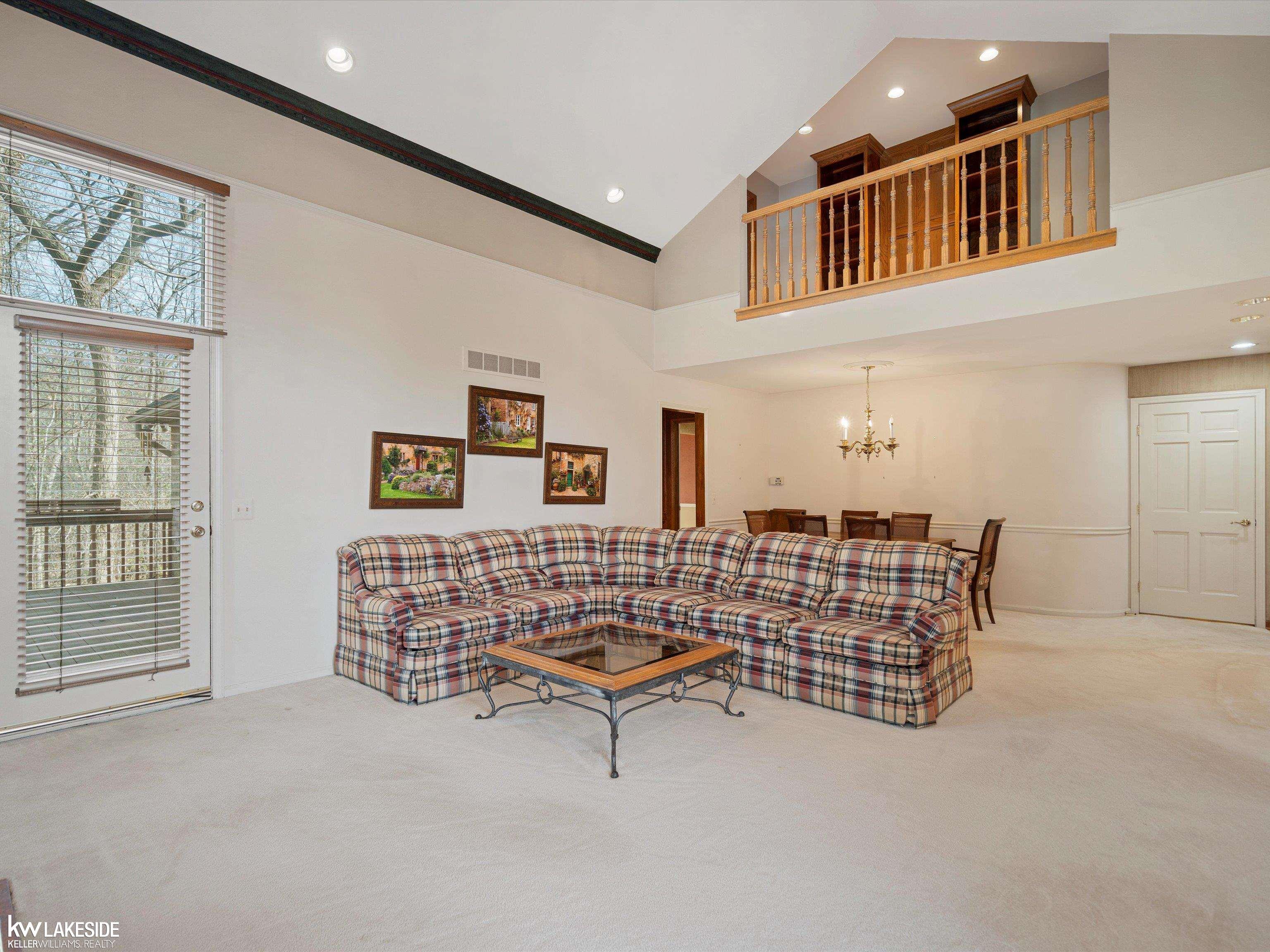2206 Elm Circle