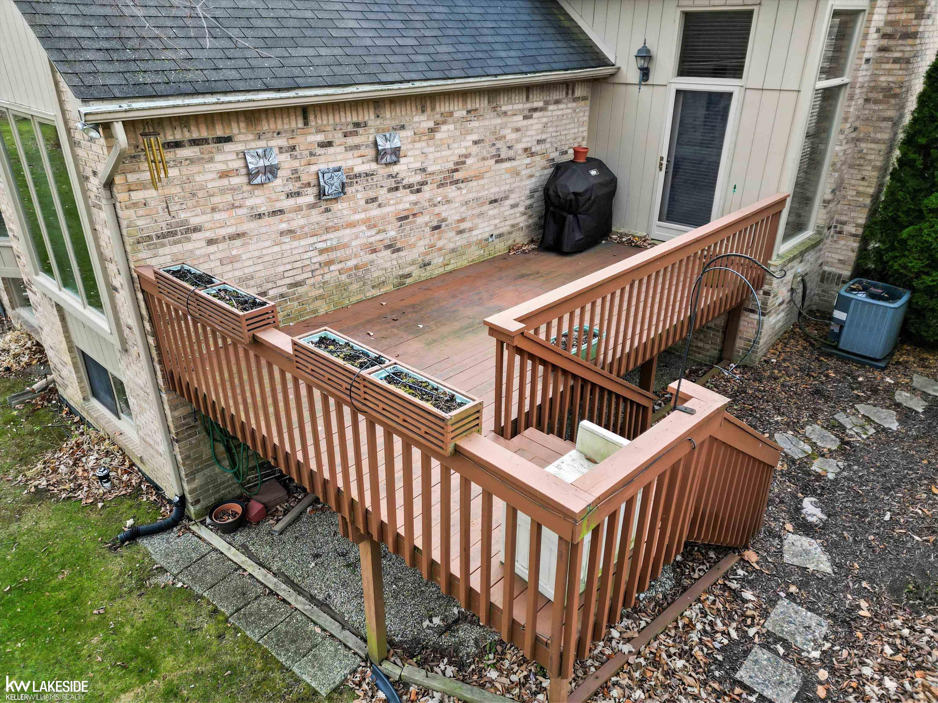 2206 Elm Circle