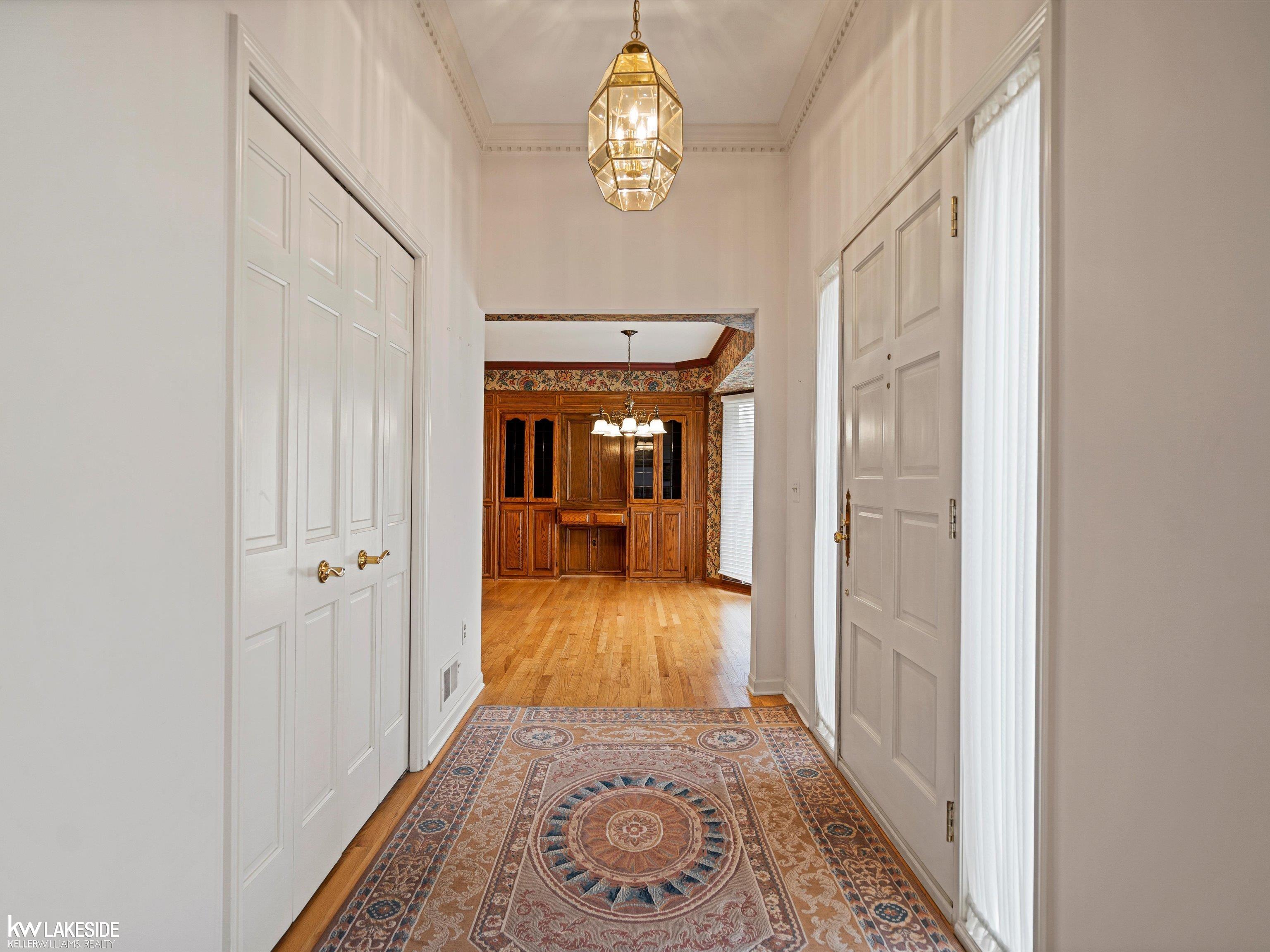 2206 Elm Circle