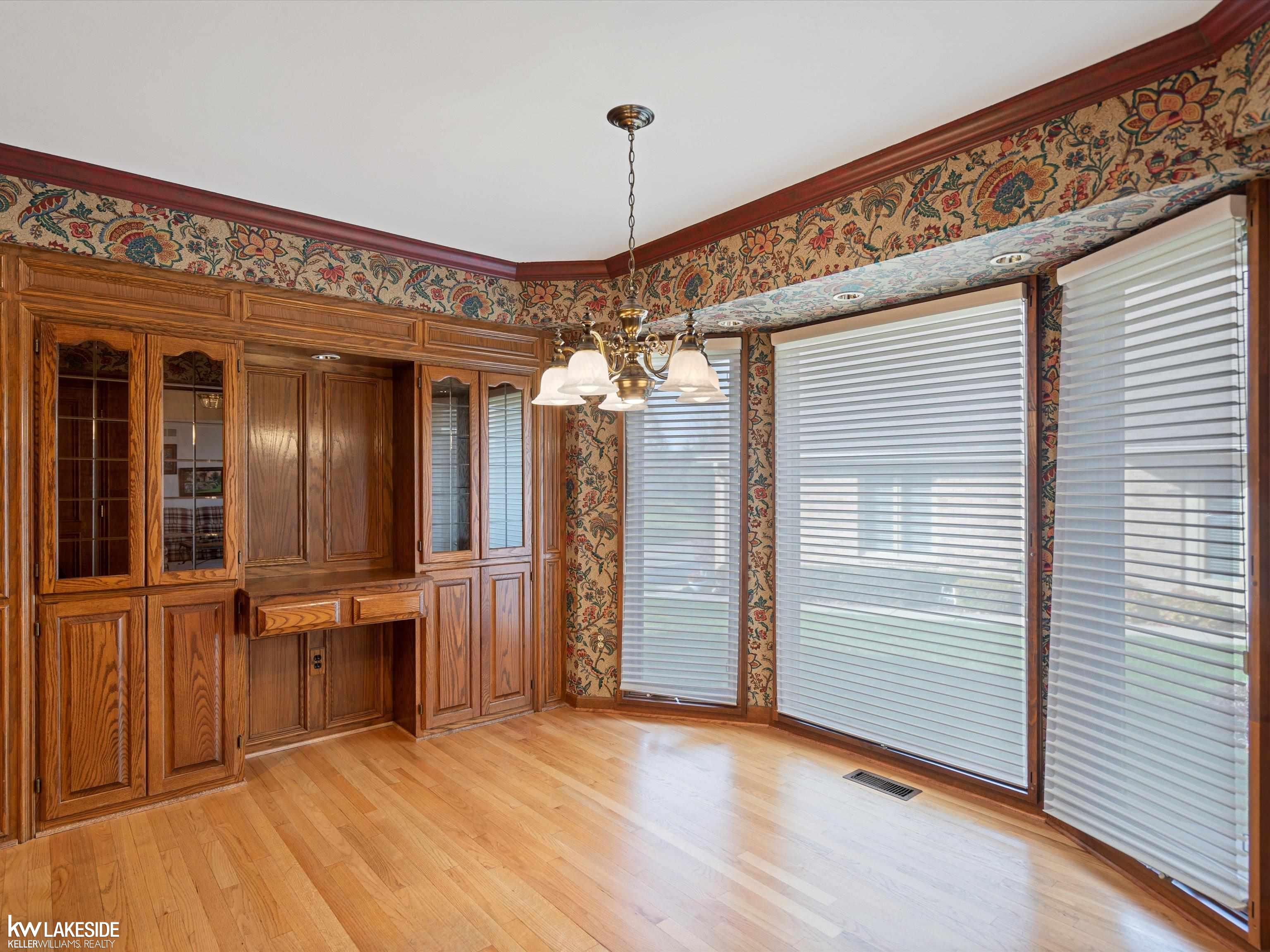 2206 Elm Circle