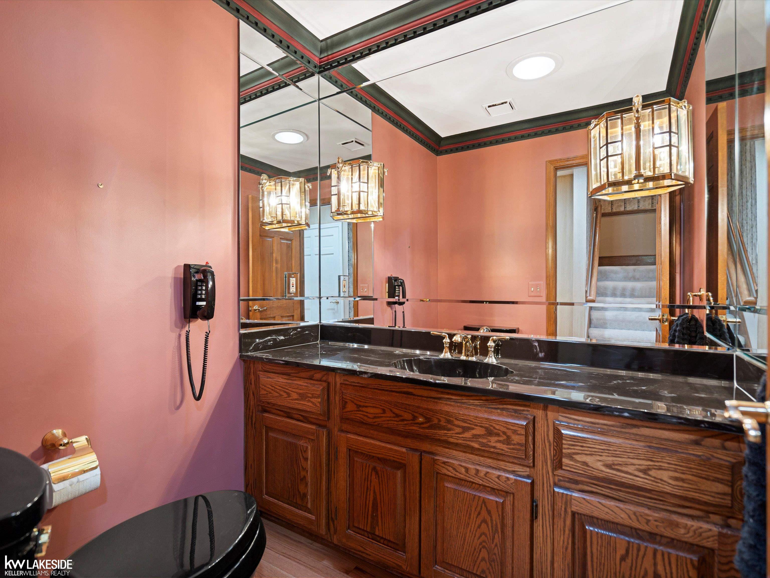 2206 Elm Circle
