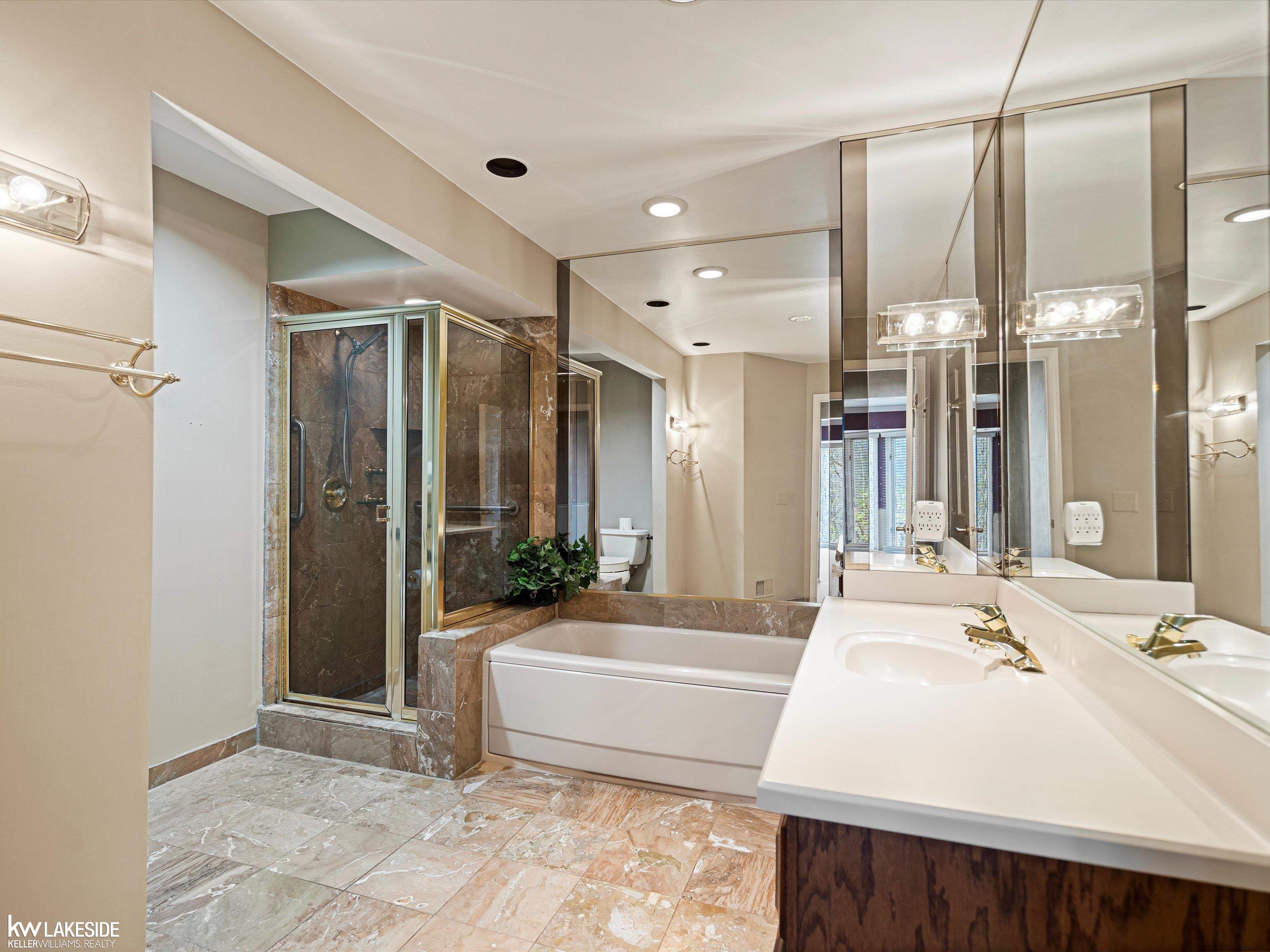 2206 Elm Circle