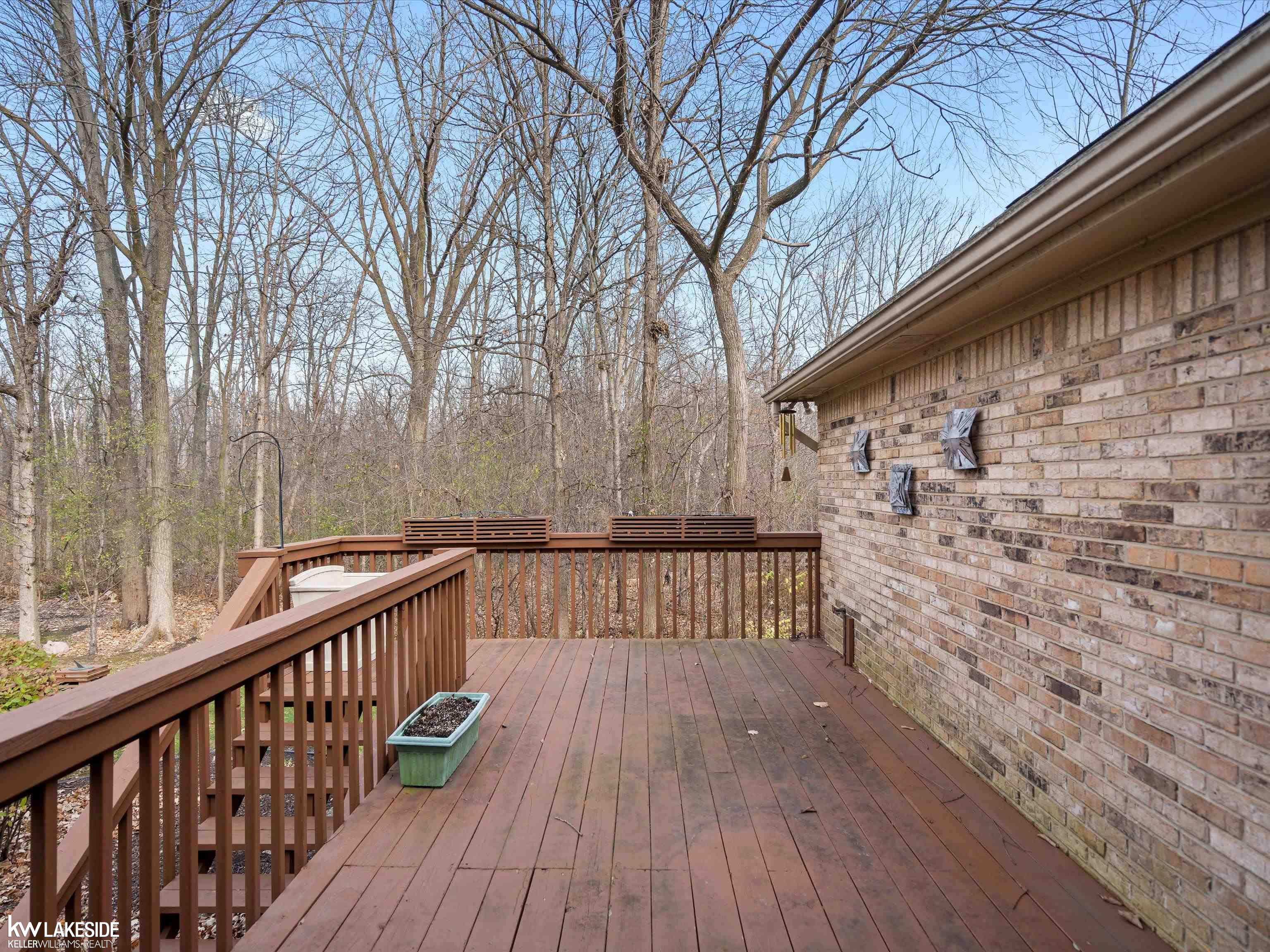 2206 Elm Circle