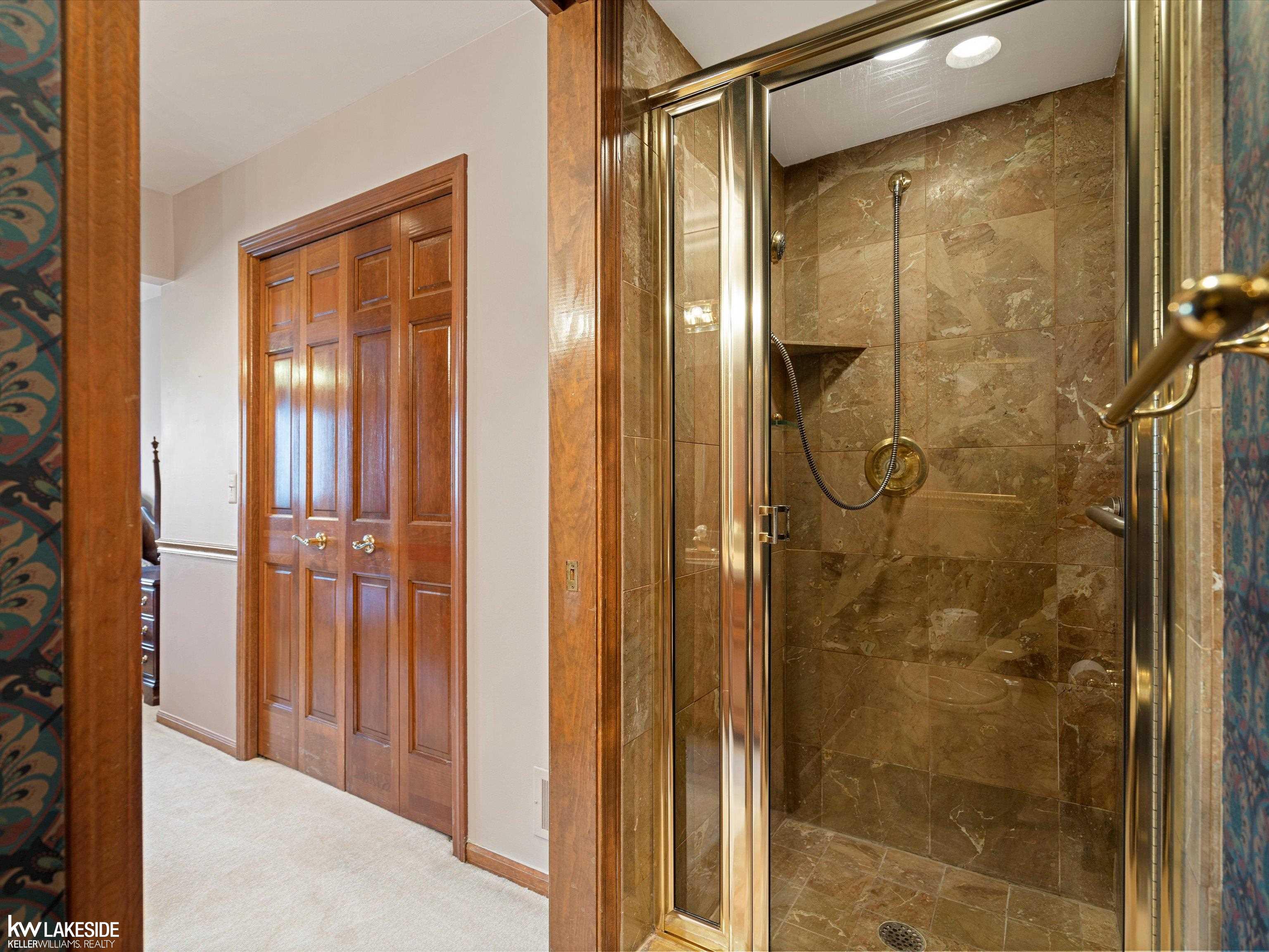 2206 Elm Circle