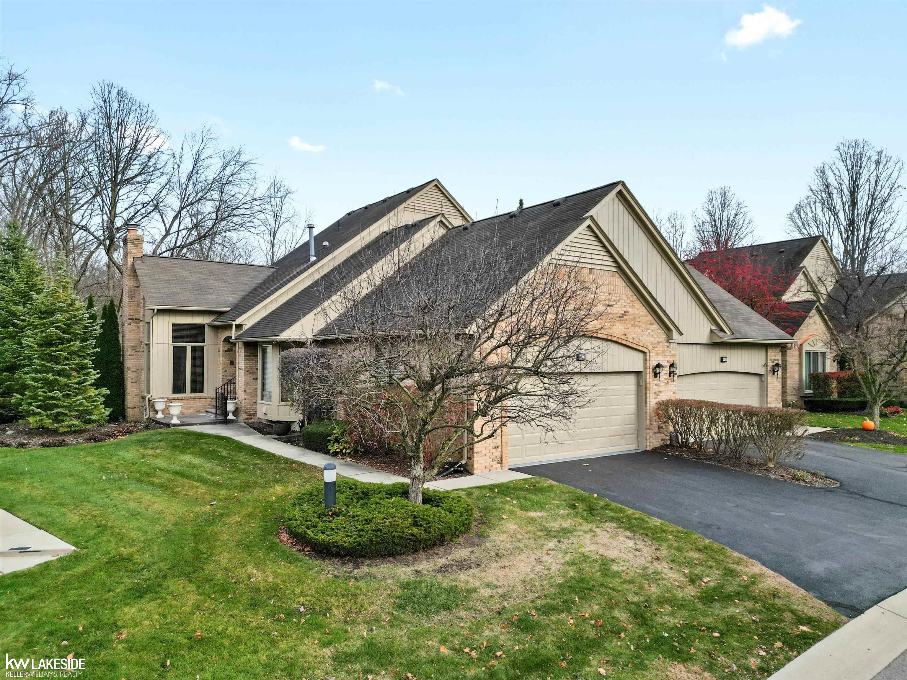 2206 Elm Circle
