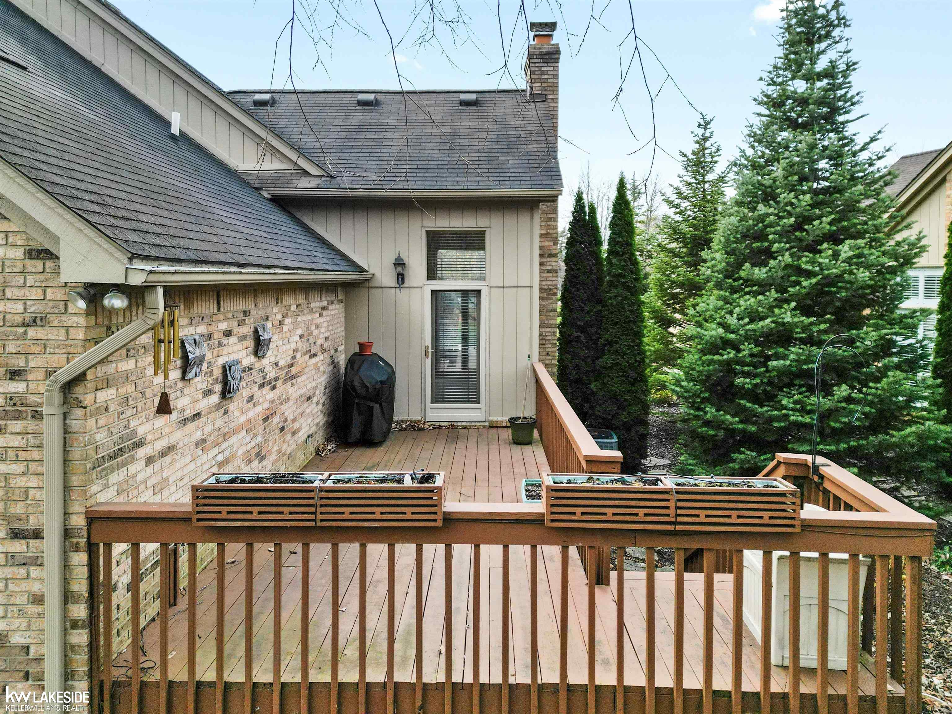 2206 Elm Circle