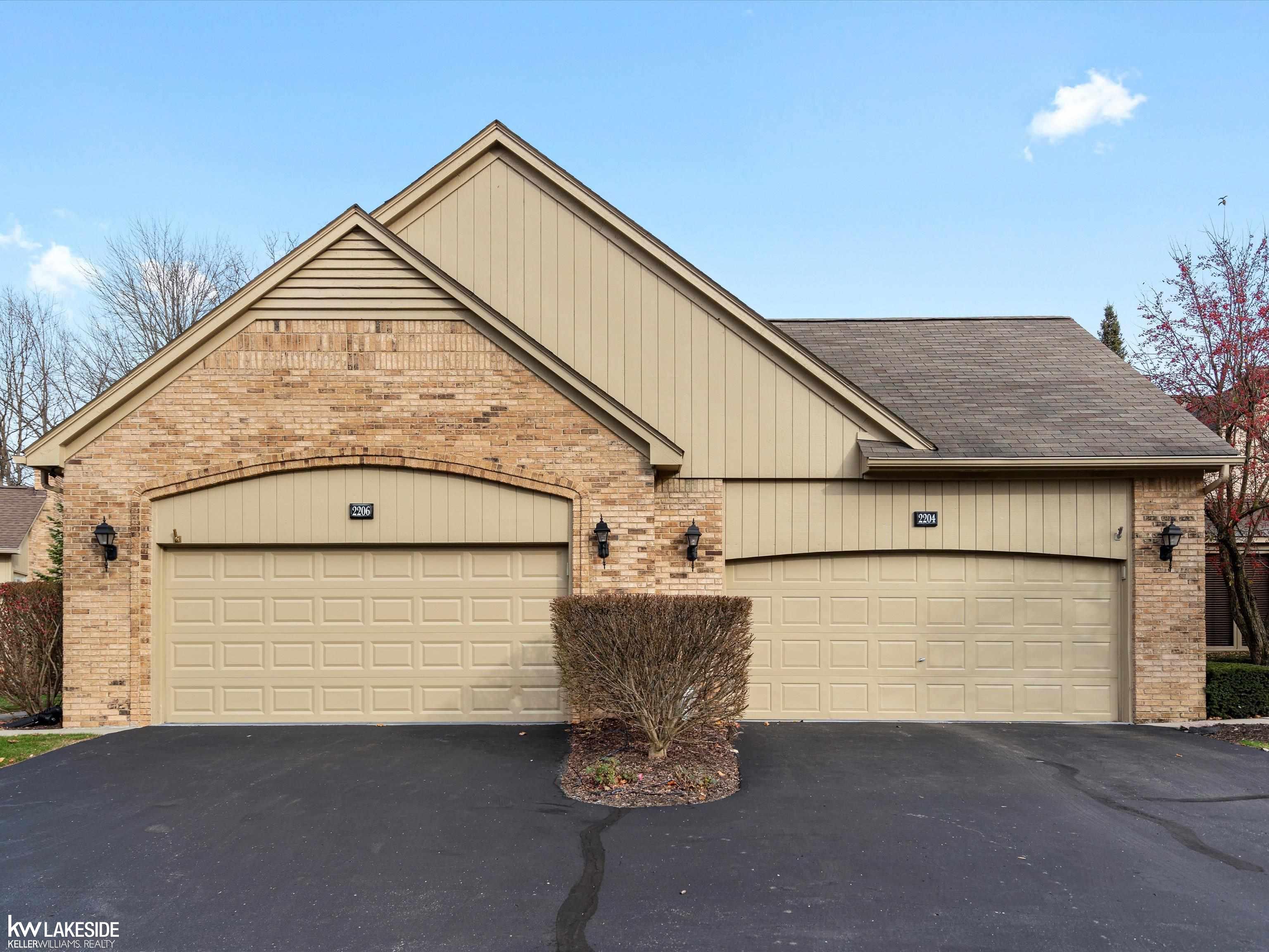 2206 Elm Circle