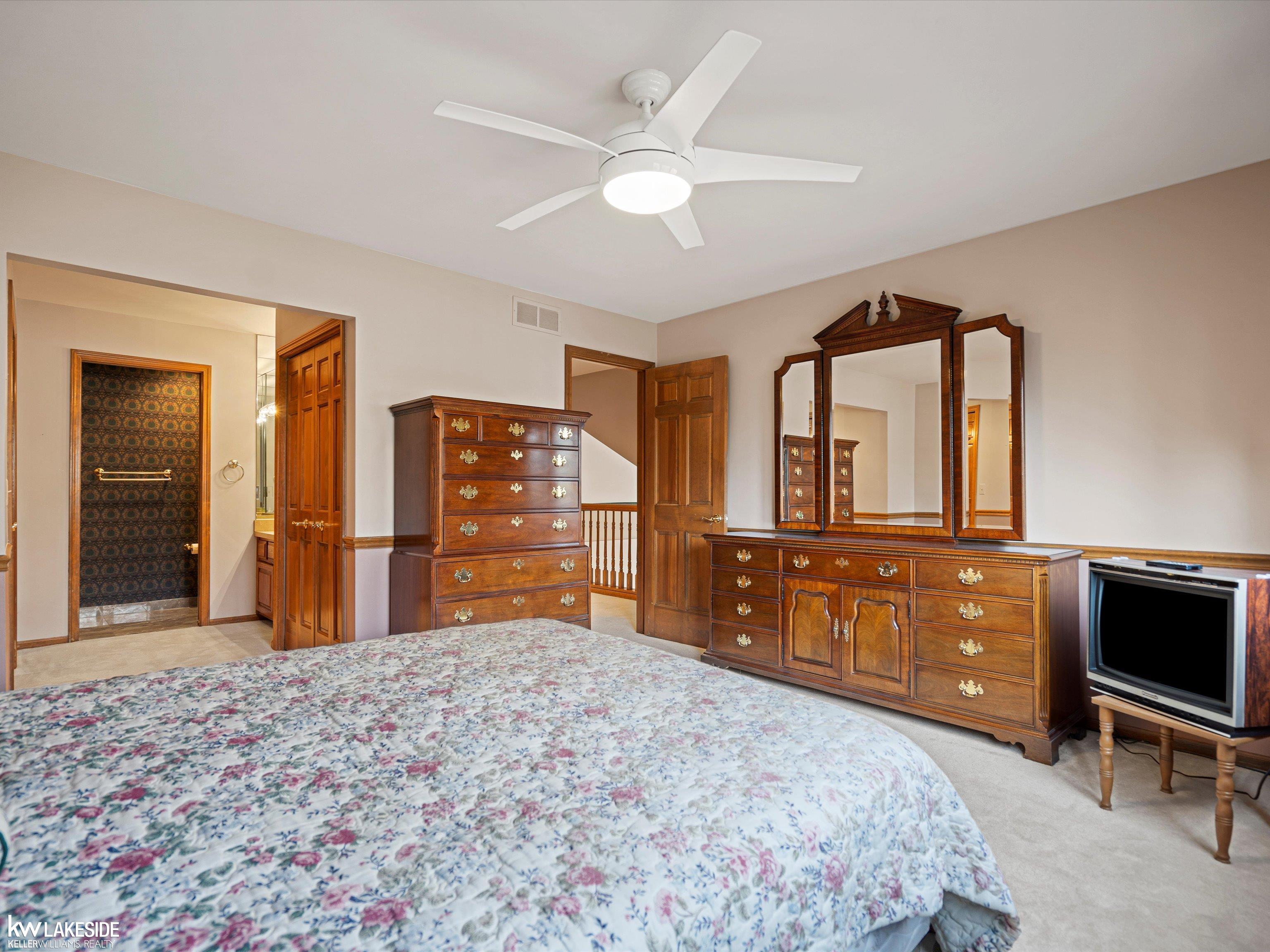 2206 Elm Circle