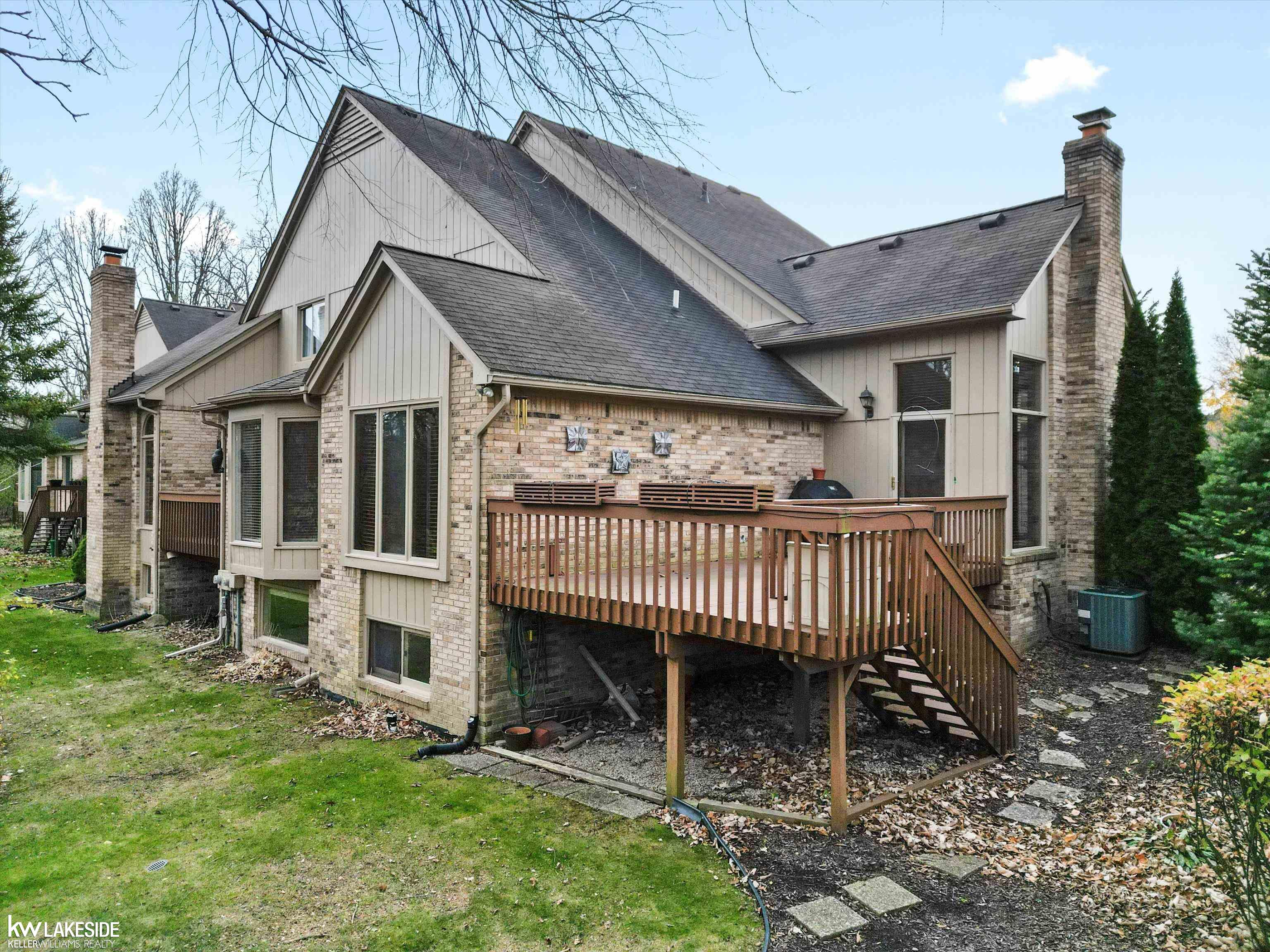 2206 Elm Circle