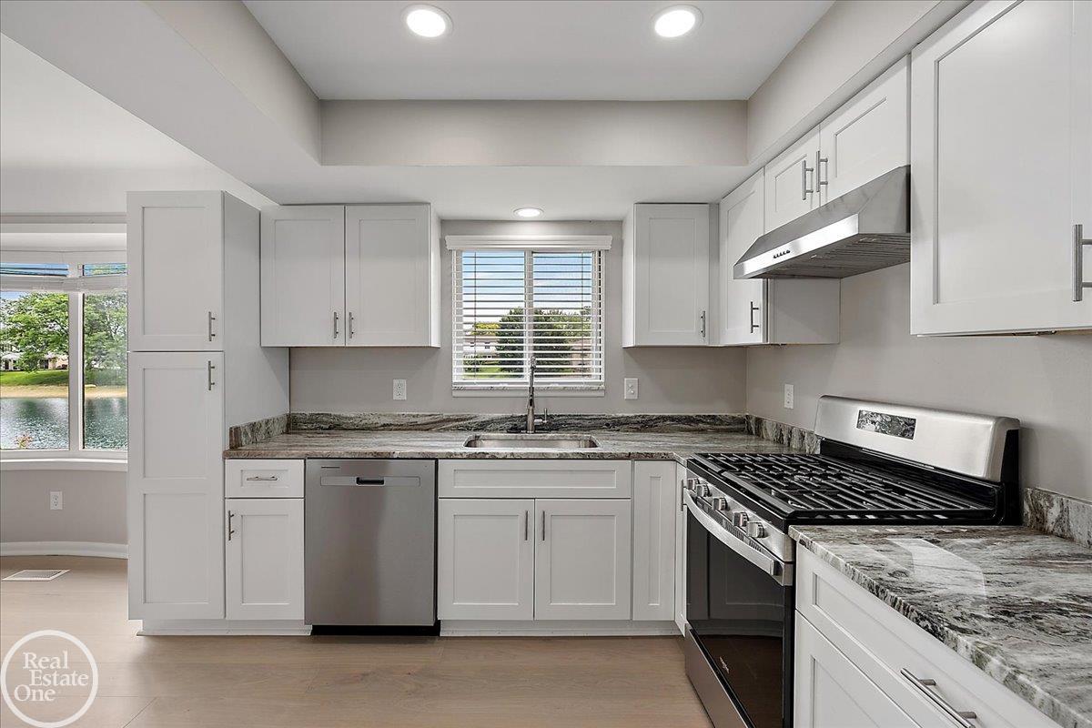 2532 Belle View Drive