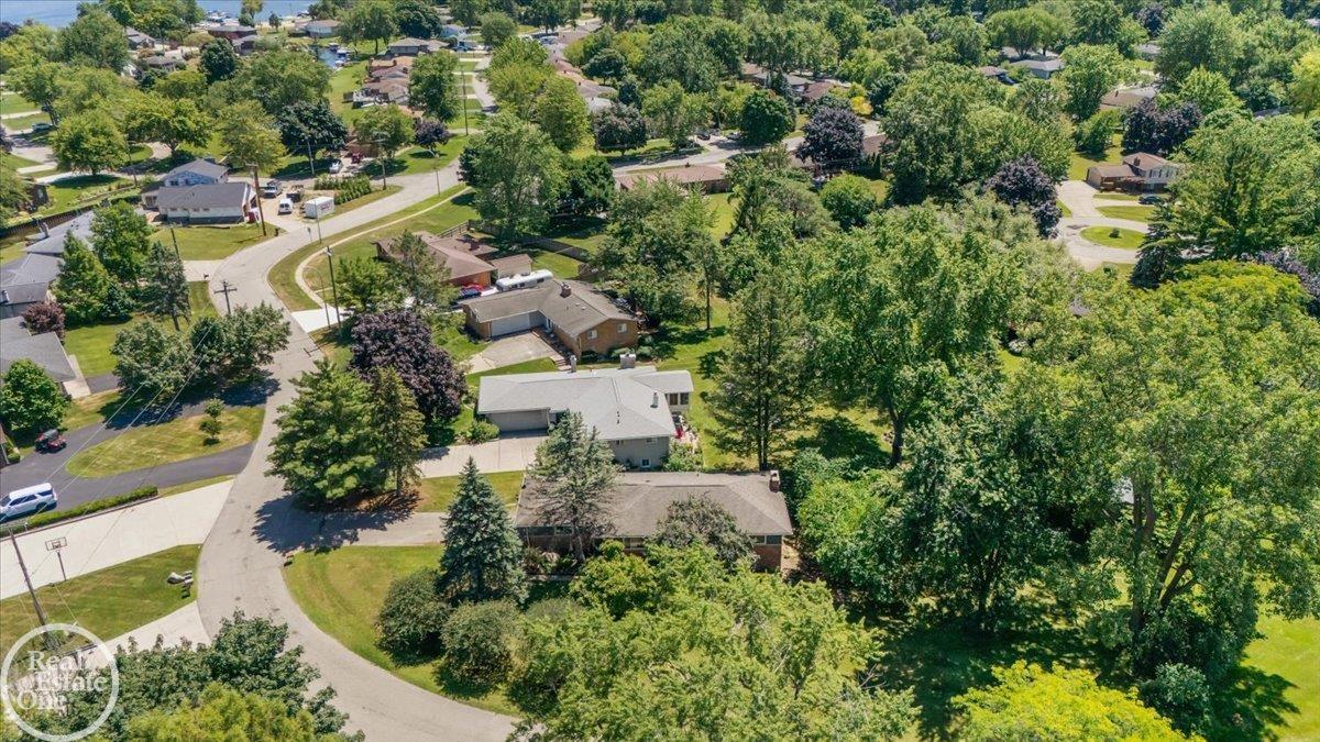 3910 Lake Oakland Shores Drive