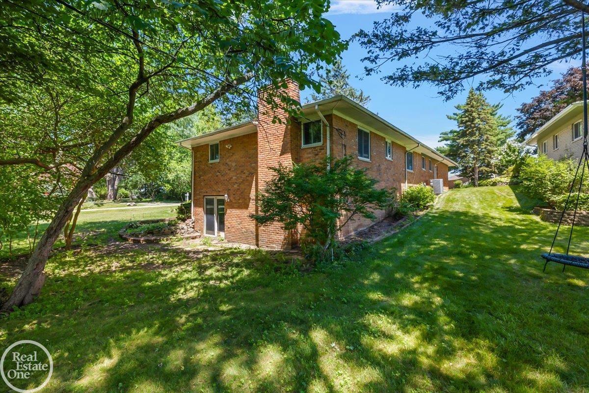 3910 Lake Oakland Shores Drive