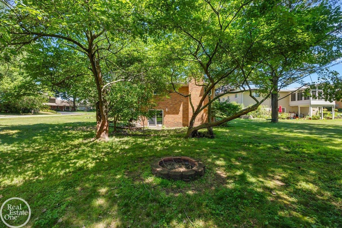 3910 Lake Oakland Shores Drive