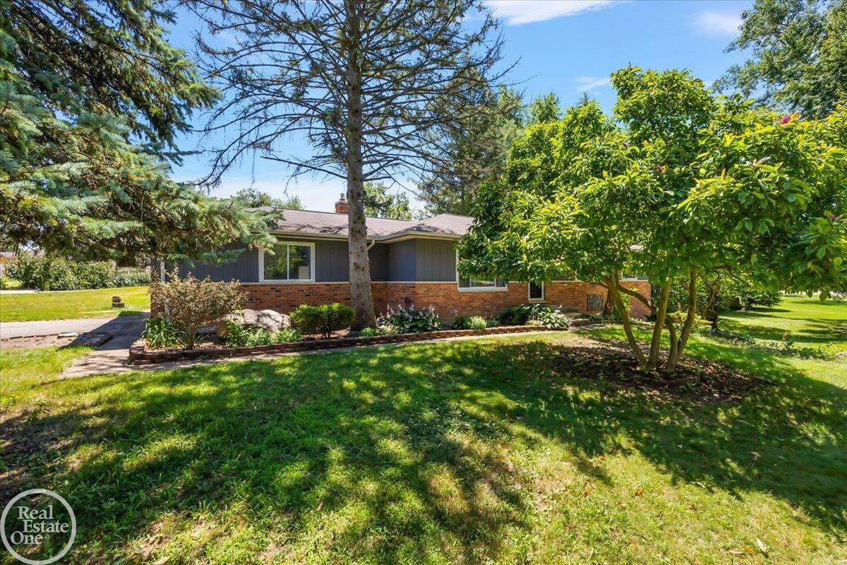 3910 Lake Oakland Shores Drive