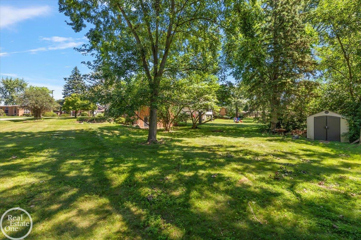 3910 Lake Oakland Shores Drive