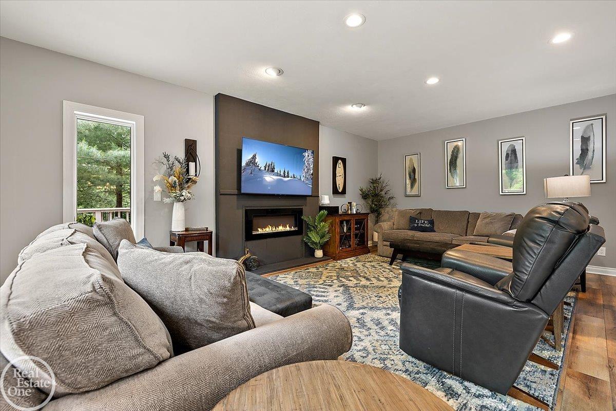 58070 Cyrenus Lane