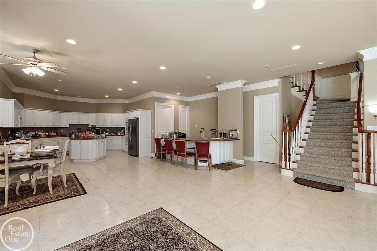 5034 Deer Creek Circle N. Drive