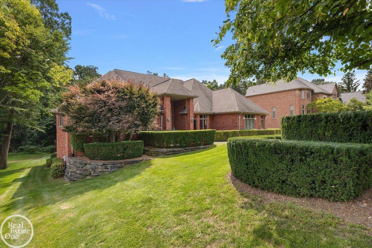 5034 Deer Creek Circle N. Drive