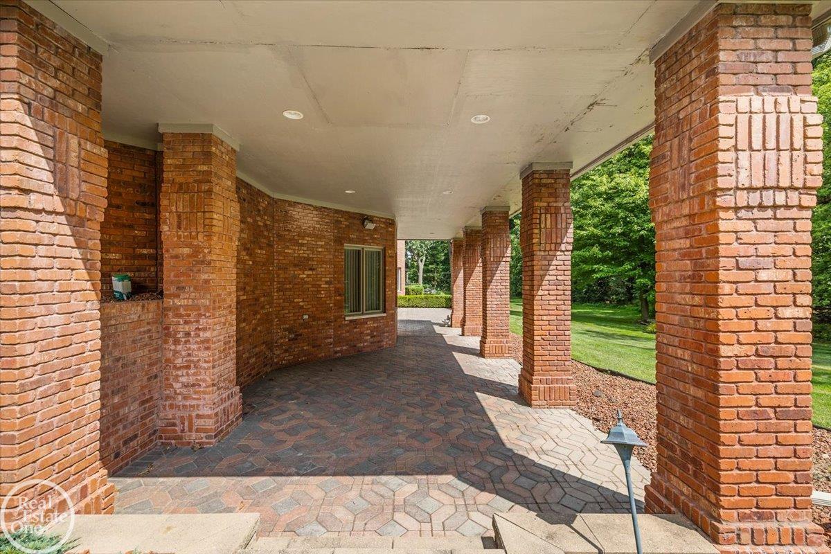 5034 Deer Creek Circle N. Drive