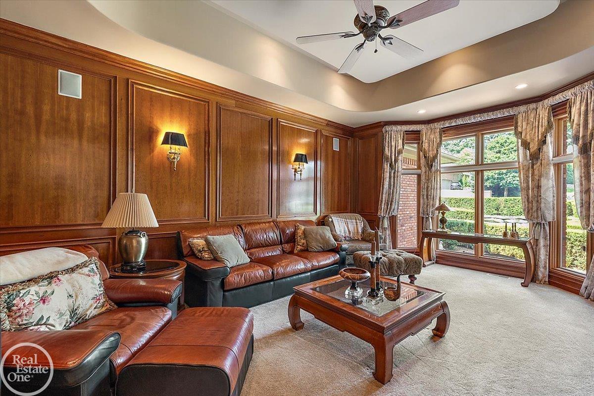 5034 Deer Creek Circle N. Drive