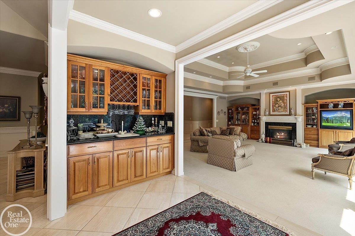 5034 Deer Creek Circle N. Drive