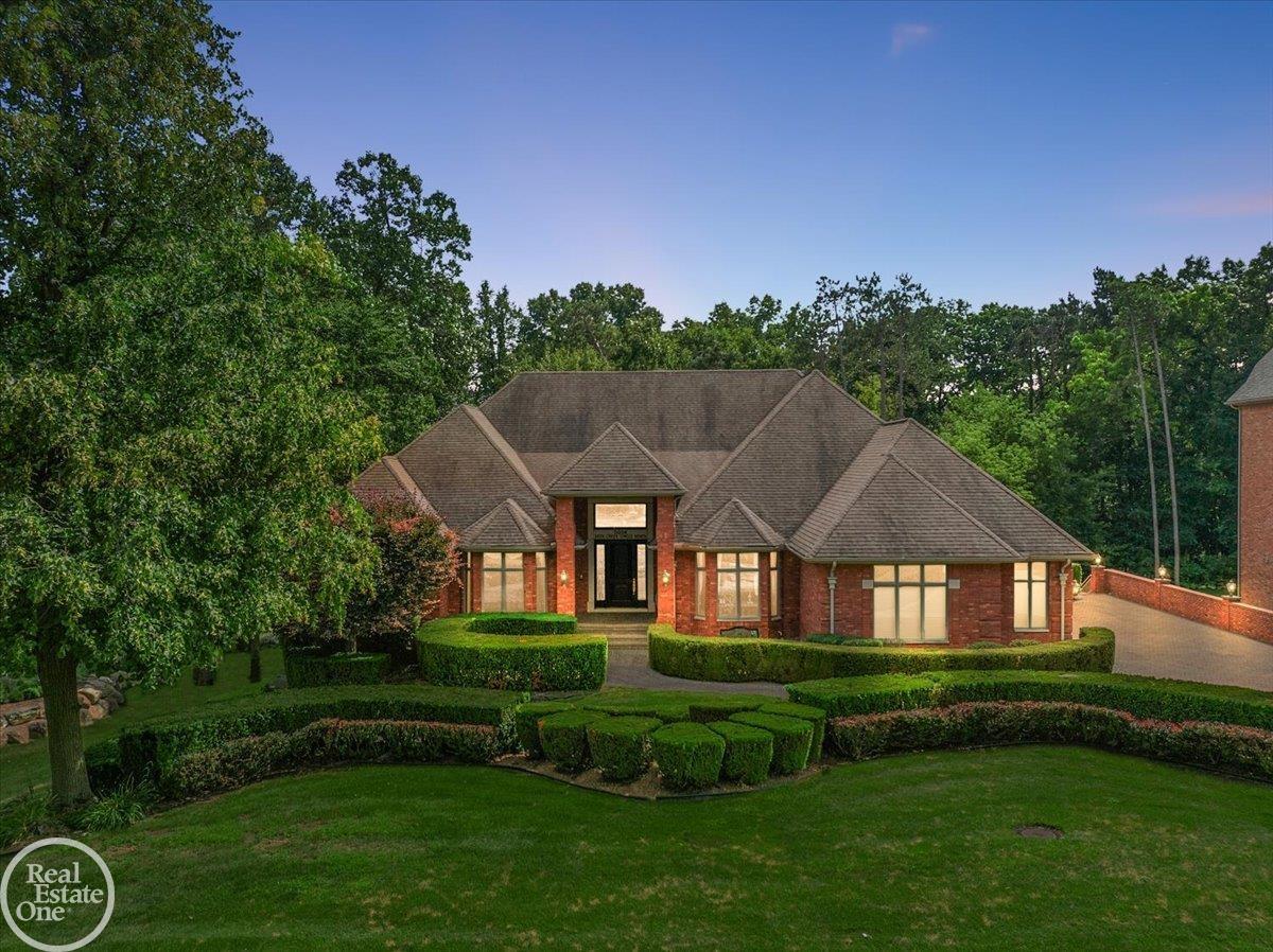 5034 Deer Creek Circle N. Drive