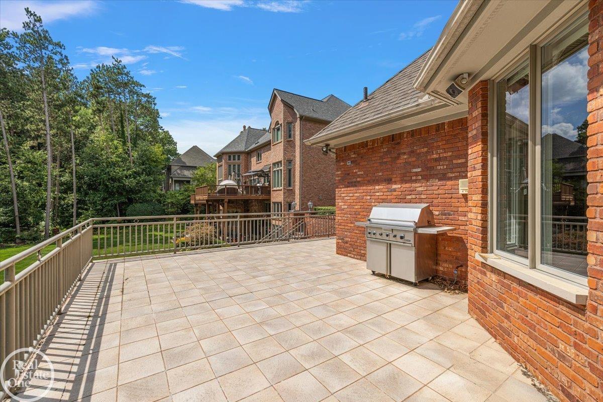 5034 Deer Creek Circle N. Drive