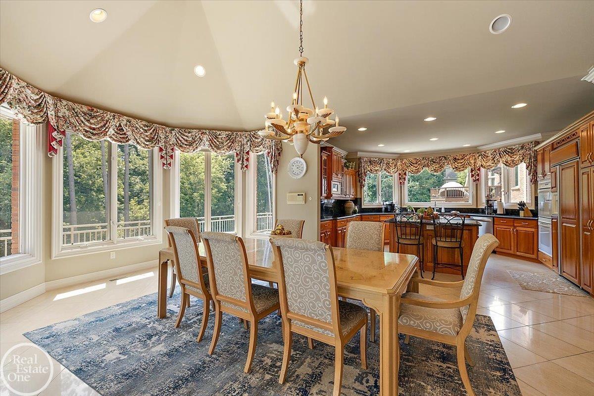 5034 Deer Creek Circle N. Drive