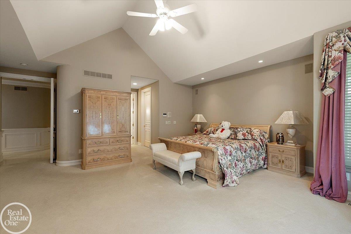 5034 Deer Creek Circle N. Drive