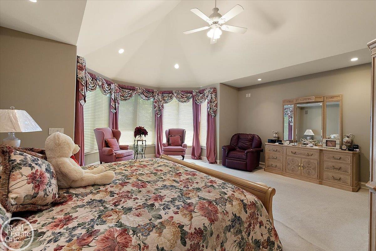 5034 Deer Creek Circle N. Drive