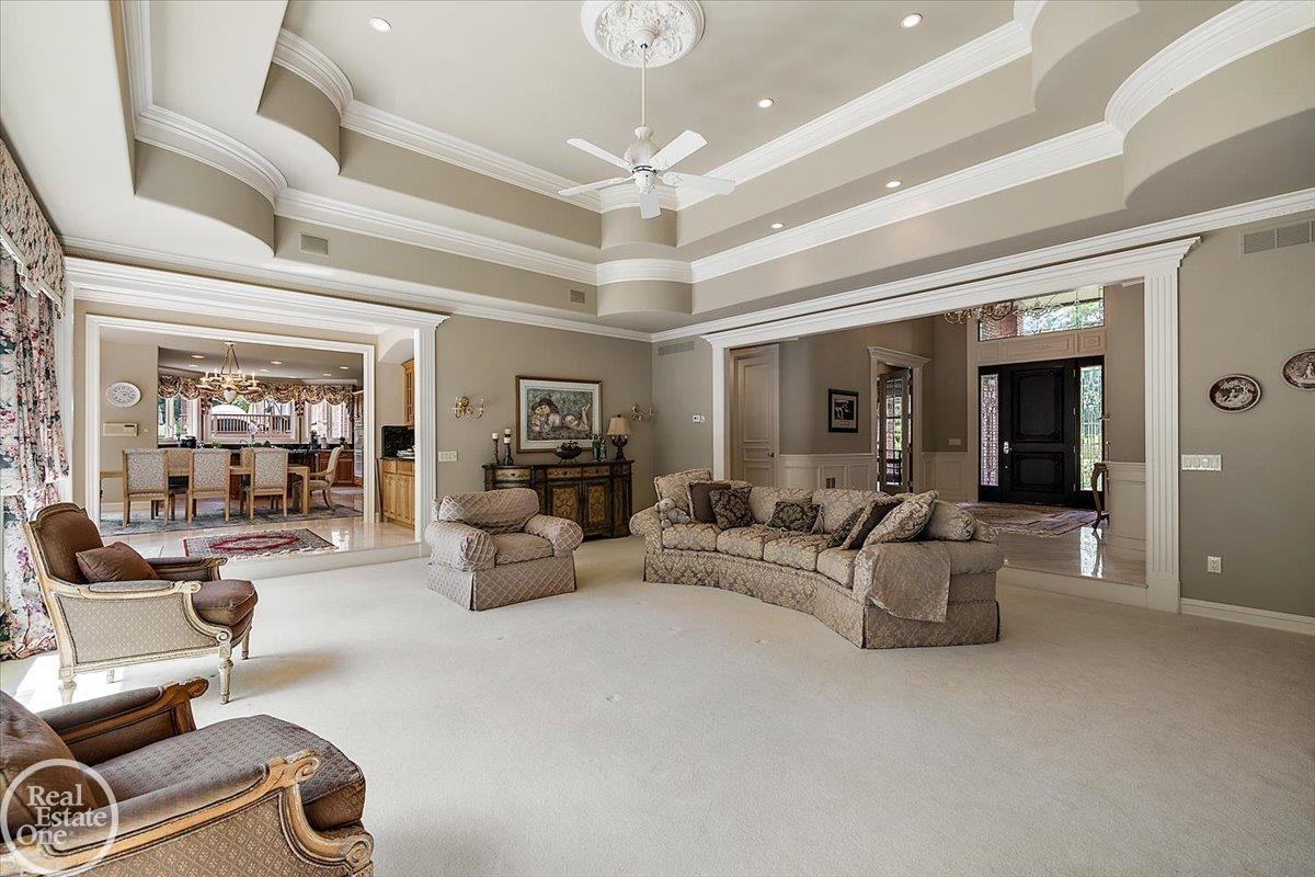 5034 Deer Creek Circle N. Drive