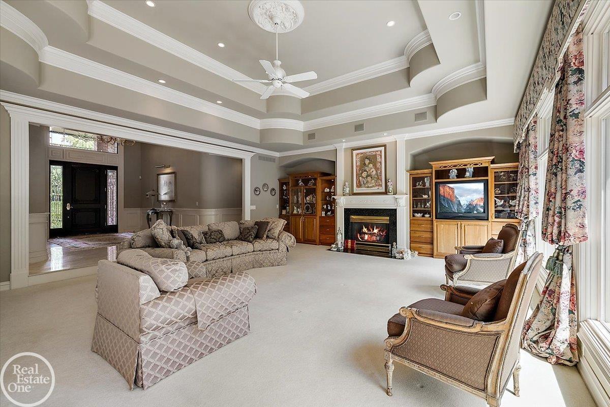 5034 Deer Creek Circle N. Drive