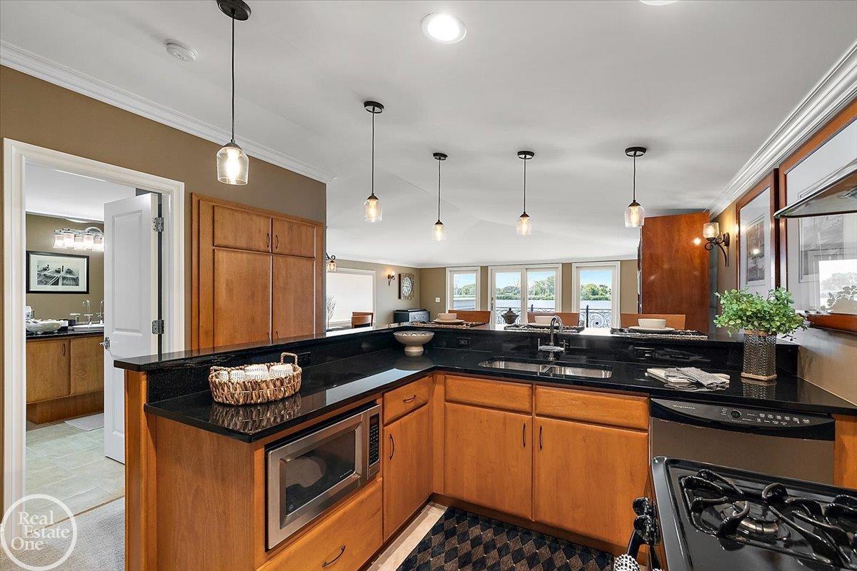 38371 Huron Pointe Drive