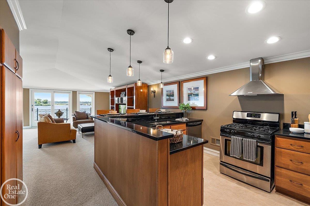 38371 Huron Pointe Drive