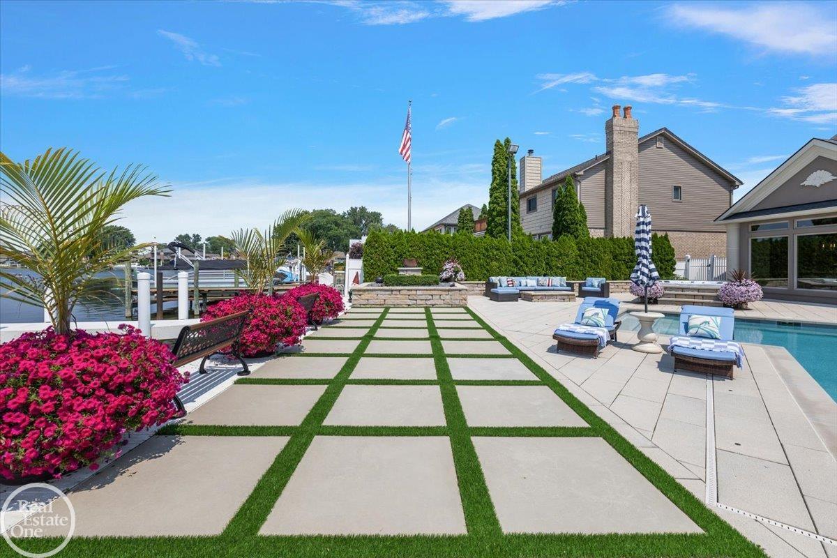 38371 Huron Pointe Drive