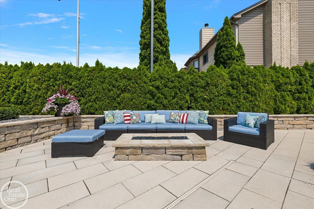 38371 Huron Pointe Drive