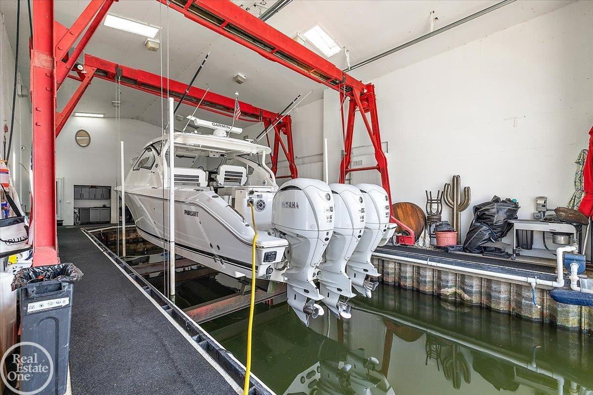 38371 Huron Pointe Drive