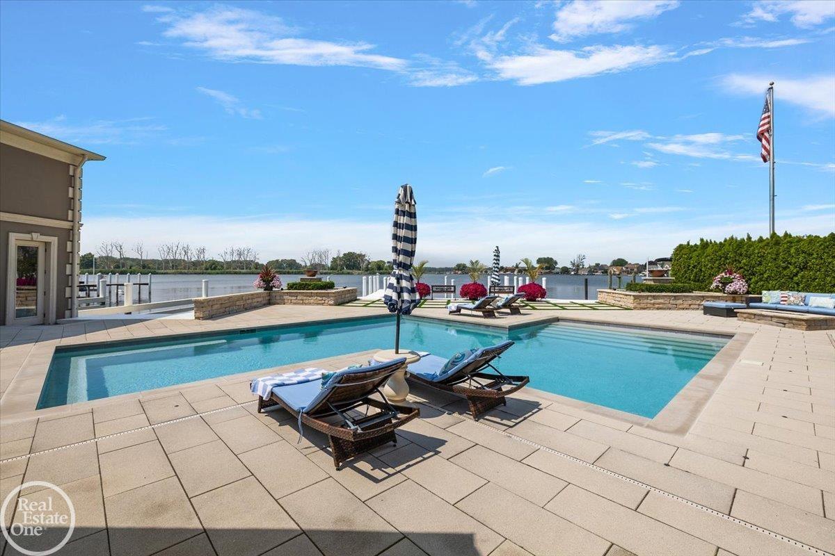 38371 Huron Pointe Drive