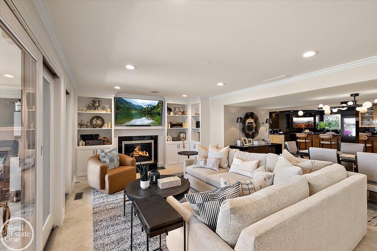 38371 Huron Pointe Drive