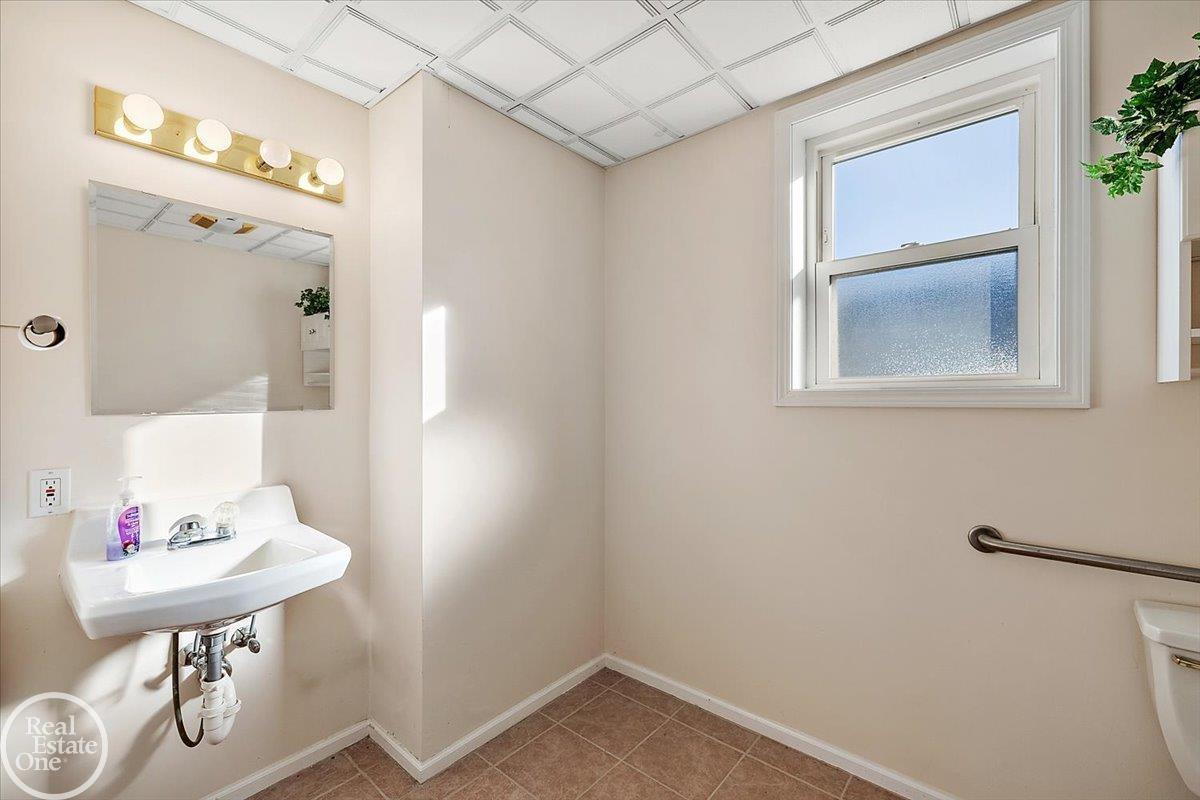 321 W University Drive