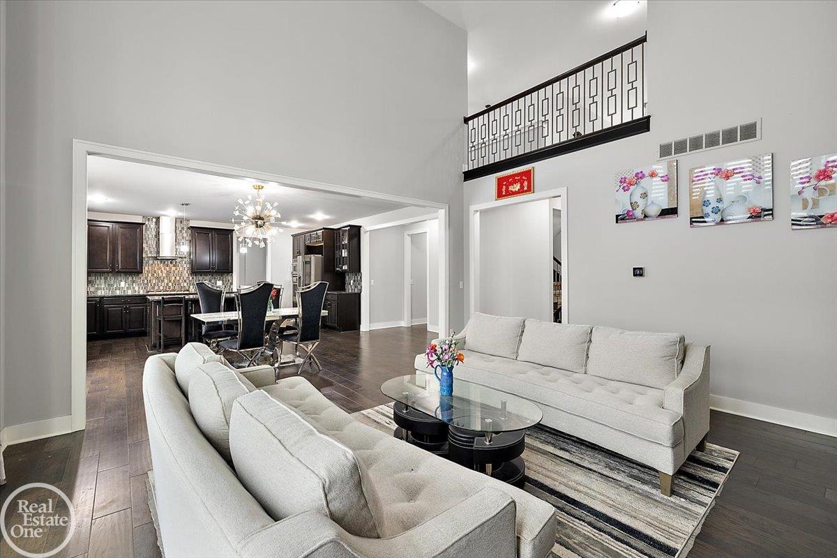 4919 Park Manor Drive Unit 7 Unit: Unit #7