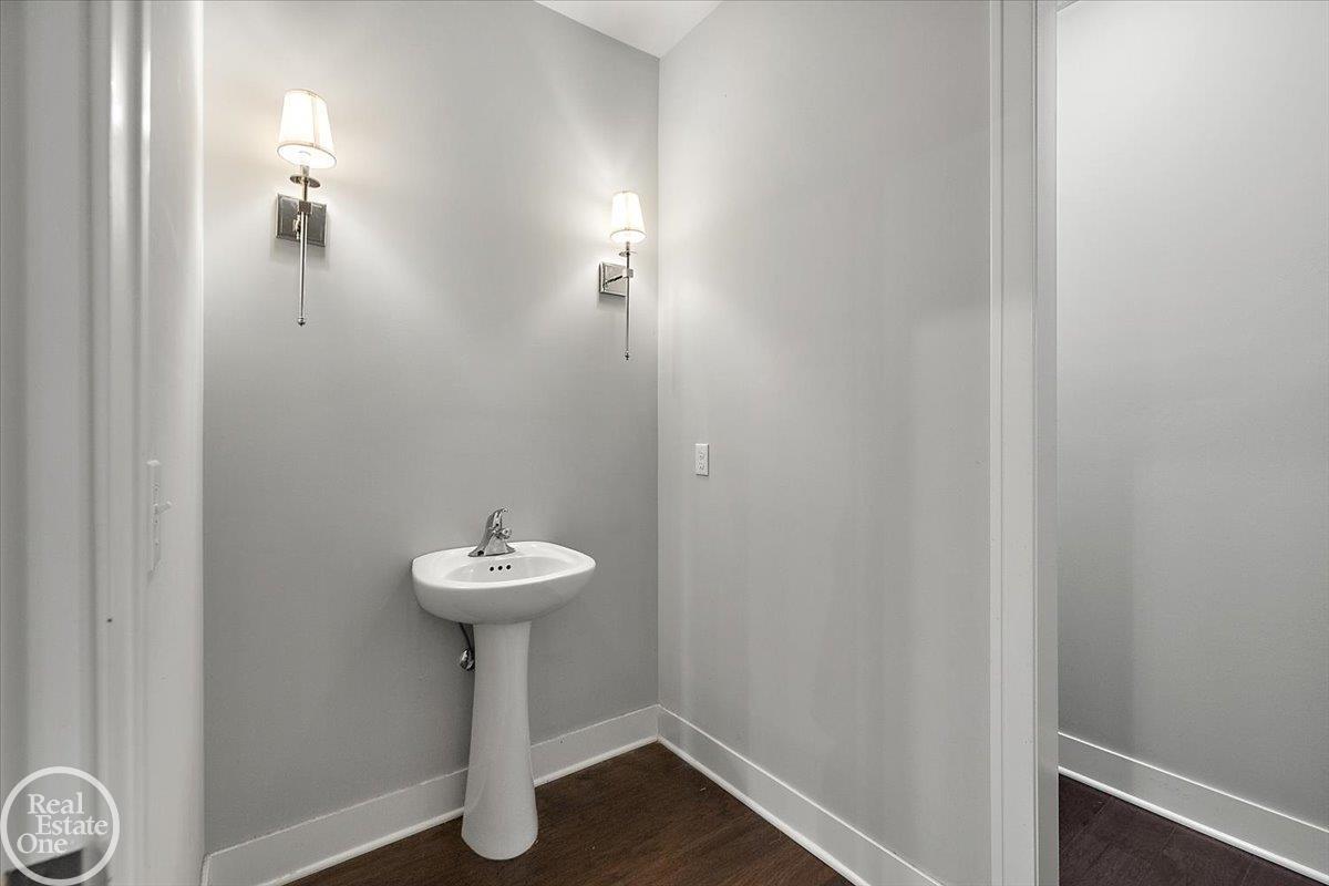 4919 Park Manor Drive Unit 7 Unit: Unit #7