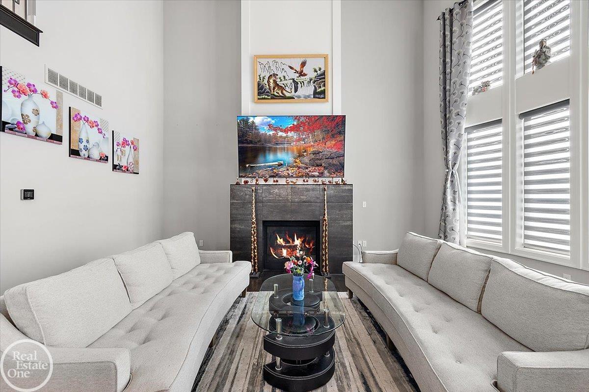 4919 Park Manor Drive Unit 7 Unit: Unit #7