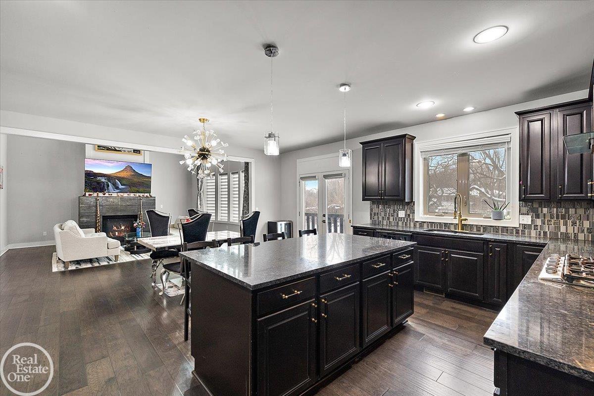 4919 Park Manor Drive Unit 7 Unit: Unit #7