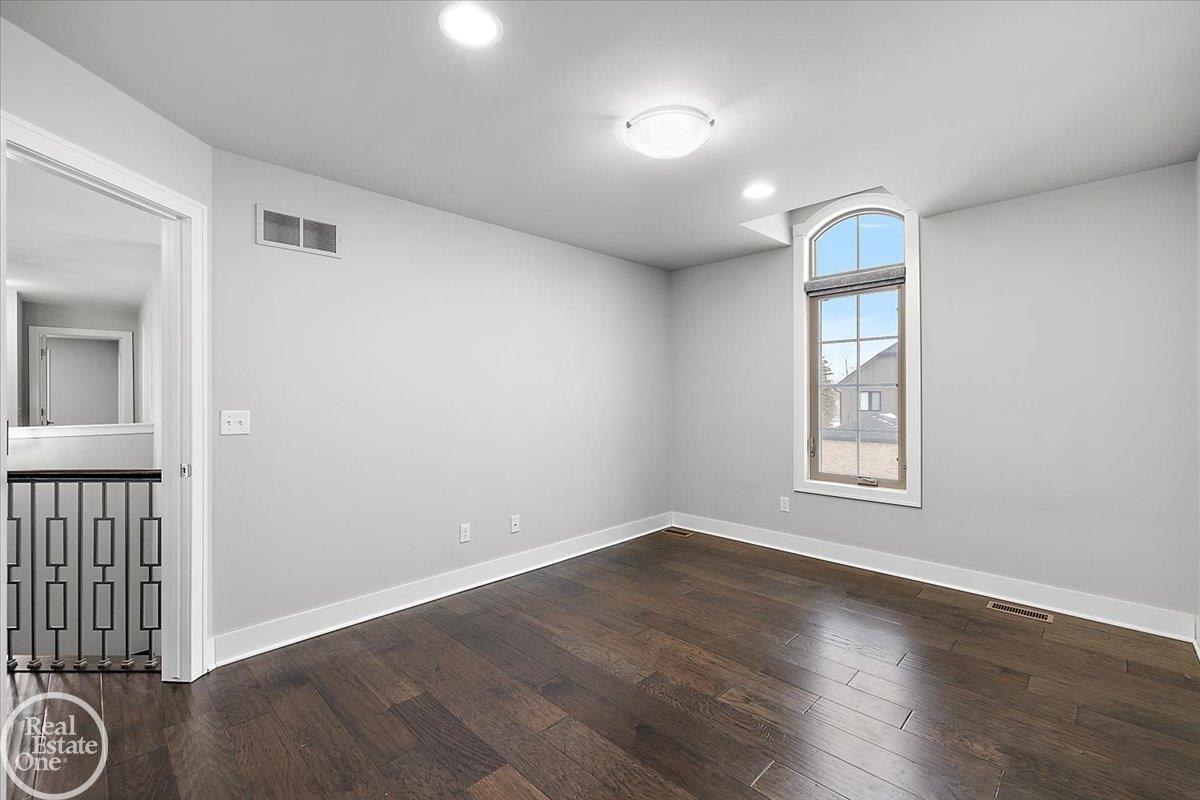 4919 Park Manor Drive Unit 7 Unit: Unit #7
